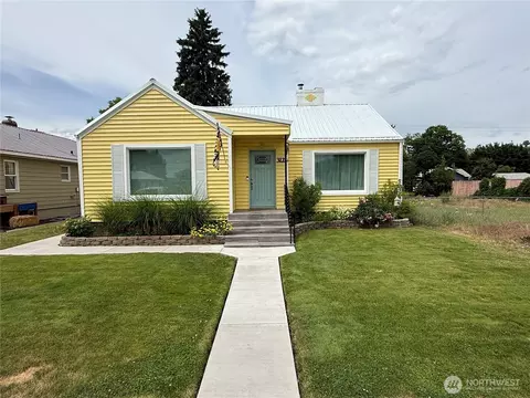312 S Ash St, Omak, WA 98841