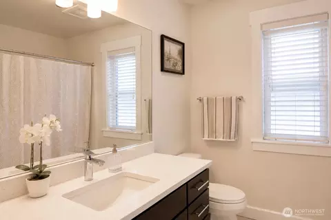 Bath - 4109 172nd Pl SE, Bothell, WA 98012 photo 3 of 3