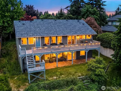 27917 10th Ave S #1, Des Moines, WA 98198
