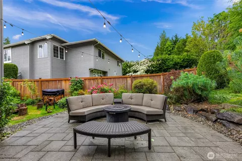 Exterior - 2029 240th Pl SE, Bothell, WA 98021 photo 5 of 9
