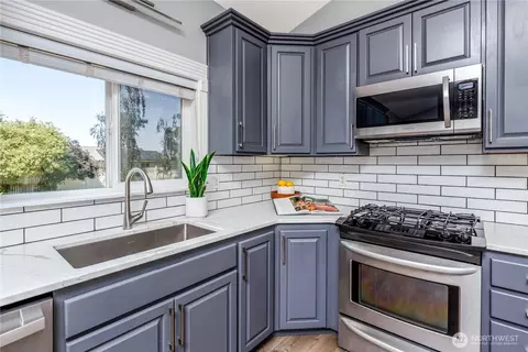 Kitchen - 41 Smithfield Dr, Sequim, WA 98382 photo 5 of 7