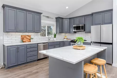 Kitchen - 41 Smithfield Dr, Sequim, WA 98382 photo 1 of 7
