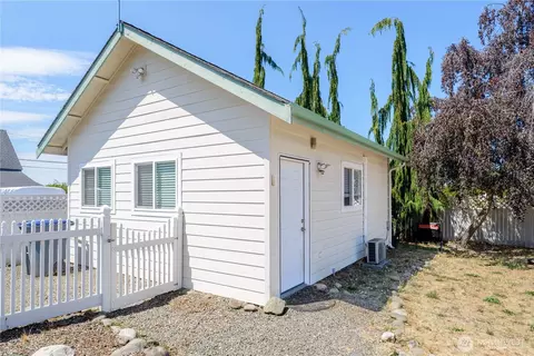 Exterior - 41 Smithfield Dr, Sequim, WA 98382 photo 6 of 9