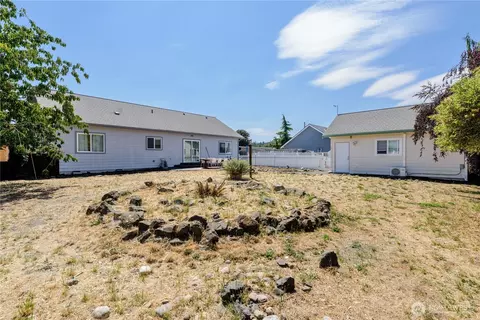 Exterior - 41 Smithfield Dr, Sequim, WA 98382 photo 5 of 9