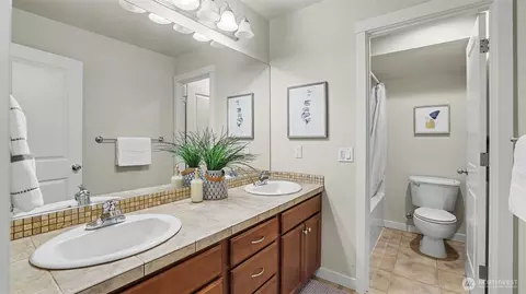 Bath - 4029 166th St SE, Bothell, WA 98012 photo 3 of 3