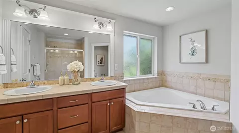 Bath - 4029 166th St SE, Bothell, WA 98012 photo 1 of 3