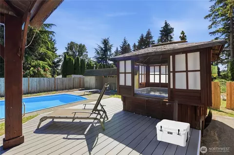 17405 18th Ave W, Lynnwood, WA 98037