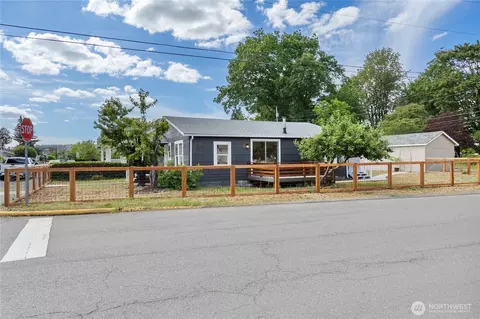 421 4th St NE, Auburn, WA 98002