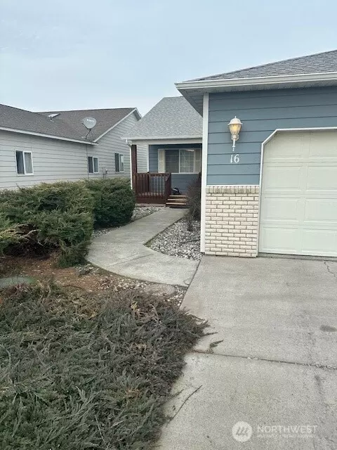 1300 W Marina Dr #16, Moses Lake, WA 98837