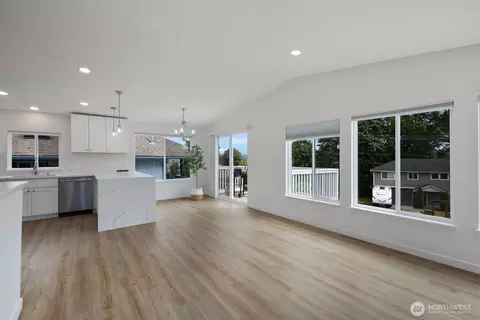 Living - 2126 E Grand Ave, Everett, WA 98201 photo 1 of 5