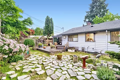 10728 29th Pl SW, Seattle, WA 98146