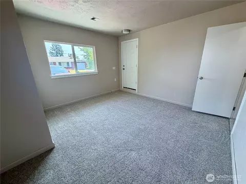 Bedroom - 319 N Dunlap St, Sequim, WA 98382 photo 4 of 4