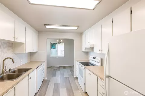 Kitchen - 319 N Dunlap St, Sequim, WA 98382 photo 1 of 2