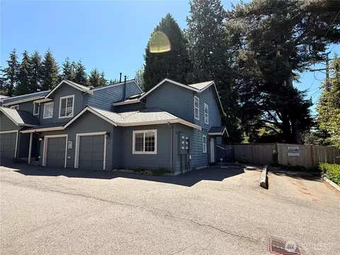 15633 44th Ave W #B-1, Lynnwood, WA 98087