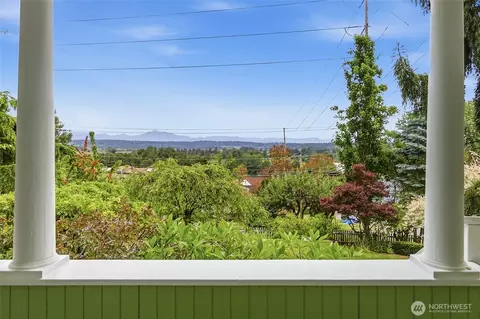 Exterior - 2115 Main St, Everett, WA 98203 photo 7 of 17