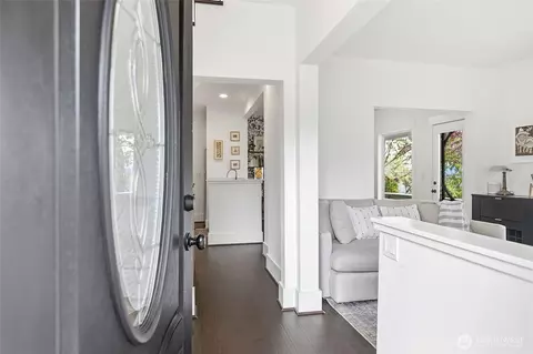 Entry Way - 2115 Main St, Everett, WA 98203 photo 1 of 1