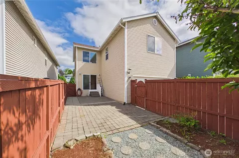 Exterior - 3908 153rd Pl SE, Bothell, WA 98012 photo 4 of 9
