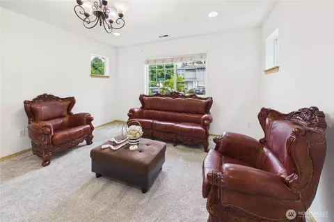 Living - 3908 153rd Pl SE, Bothell, WA 98012 photo 2 of 3