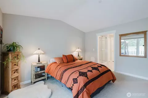 Bedroom - 160 E Soderberg Rd #H24, Allyn, WA 98524 photo 2 of 7