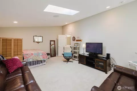 Bedroom - 160 E Soderberg Rd #H24, Allyn, WA 98524 photo 7 of 7