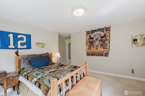 Bedroom - 160 E Soderberg Rd #H24, Allyn, WA 98524 photo 3 of 7