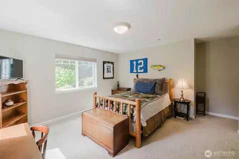 Bedroom - 160 E Soderberg Rd #H24, Allyn, WA 98524 photo 4 of 7