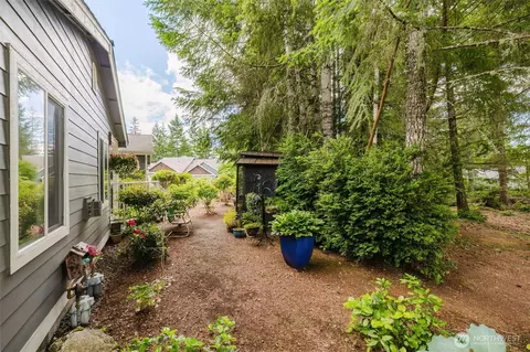 Exterior - 160 E Soderberg Rd #H24, Allyn, WA 98524 photo 7 of 7