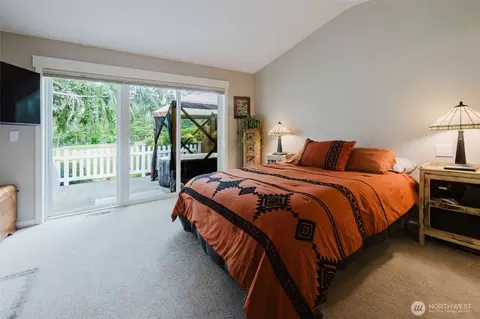Bedroom - 160 E Soderberg Rd #H24, Allyn, WA 98524 photo 1 of 7