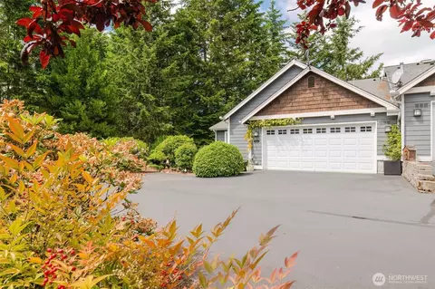 160 E Soderberg Rd #H24, Allyn, WA 98524