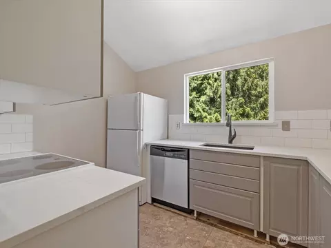 Kitchen - 820 E Cady Rd #D202, Everett, WA 98203 photo 3 of 3