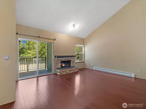 820 E Cady Rd #D202, Everett, WA 98203