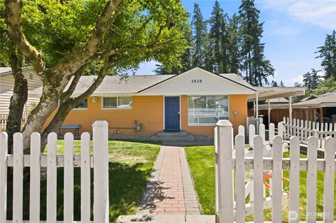 3519 NE 8th St, Renton, WA 98056
