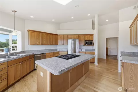 Kitchen - 73 Haywire Ln, Sequim, WA 98382 photo 2 of 3