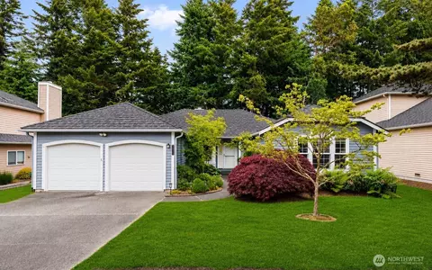 34504 8th Ave SW, Federal Way, WA 98023