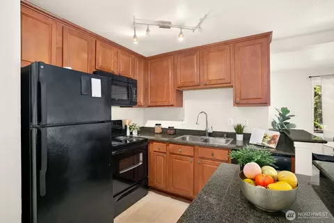 Kitchen - 20318 Bothell Everett Hwy #A201, Bothell, WA 98012 photo 2 of 3
