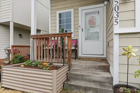 5035 Bowwood Cir NE, Bremerton, WA 98311
