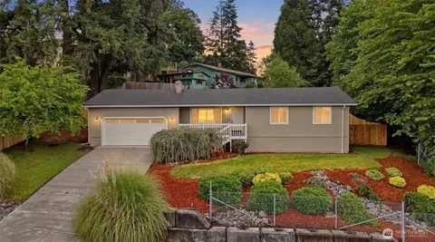 511 W 3rd St, La Center, WA 98629