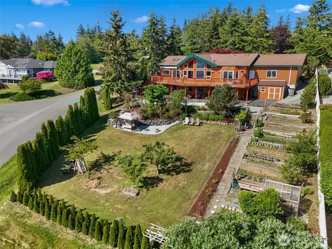 1489 Crestview Dr, Camano Island, WA 98282