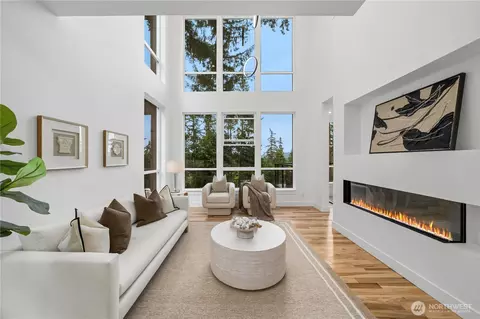 21037 NE 15th St, Sammamish, WA 98074