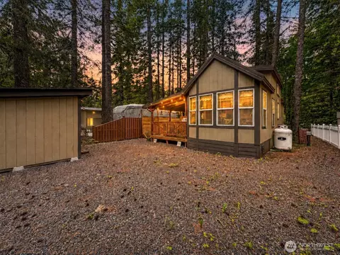 169 1 Fireside Lodge Cir, Deming, WA 98244