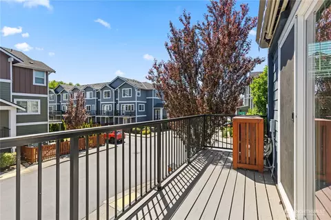 Exterior - 3314 31st Dr, Everett, WA 98201 photo 3 of 5
