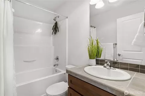 Bath - 3314 31st Dr, Everett, WA 98201 photo 4 of 4
