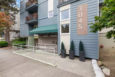 3045 20th Ave W #209, Seattle, WA 98199