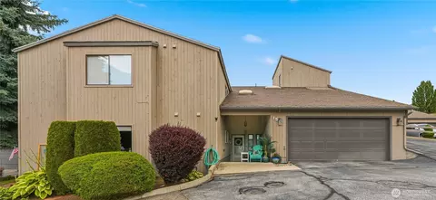225 19th St NE #15, East Wenatchee, WA 98802