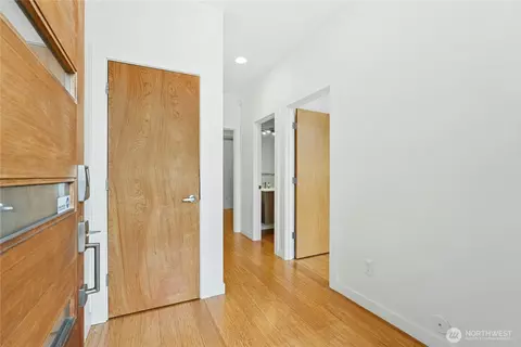 Entry Way - 2114 E James St, Seattle, WA 98122 photo 1 of 1