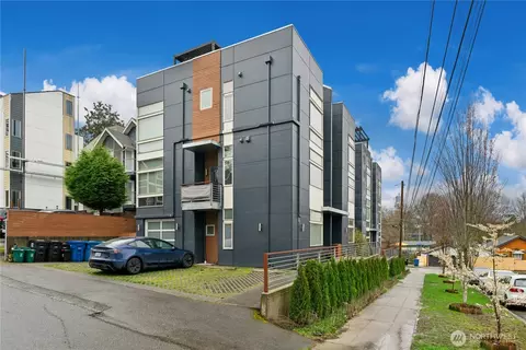 Exterior - 2114 E James St, Seattle, WA 98122 photo 7 of 8