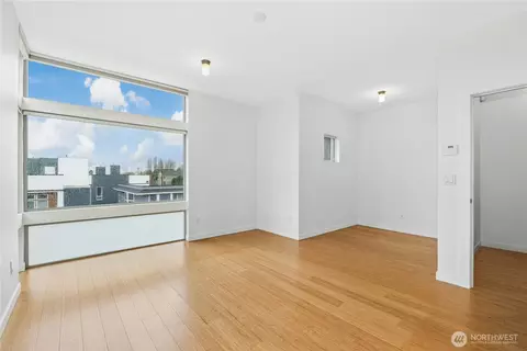Living - 2114 E James St, Seattle, WA 98122 photo 5 of 9