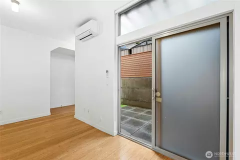 Living - 2114 E James St, Seattle, WA 98122 photo 8 of 9