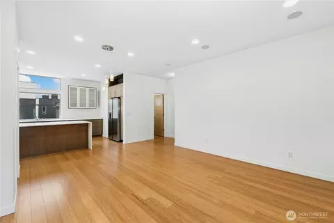 Living - 2114 E James St, Seattle, WA 98122 photo 4 of 9