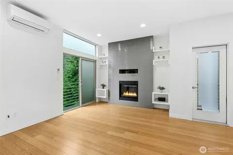 Living - 2114 E James St, Seattle, WA 98122 photo 3 of 9